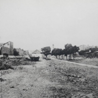 Zdjęcie terenu uporządkowanego po rozbiórce koszar mirowskich pod budowę hal