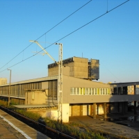 Dworzec dalekobieżny od strony peronów
