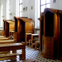 Konfesjonały w kościele sióstr Szarytek w Warszawie