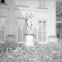 Rzeźba Bachantka przed Pałacem Na Wodzie