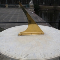 Zegar słoneczny przy Pałacu